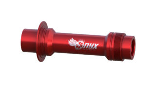 Onyx Axle, Front - MTB ISO 100 042766 Onyx Logo in Red